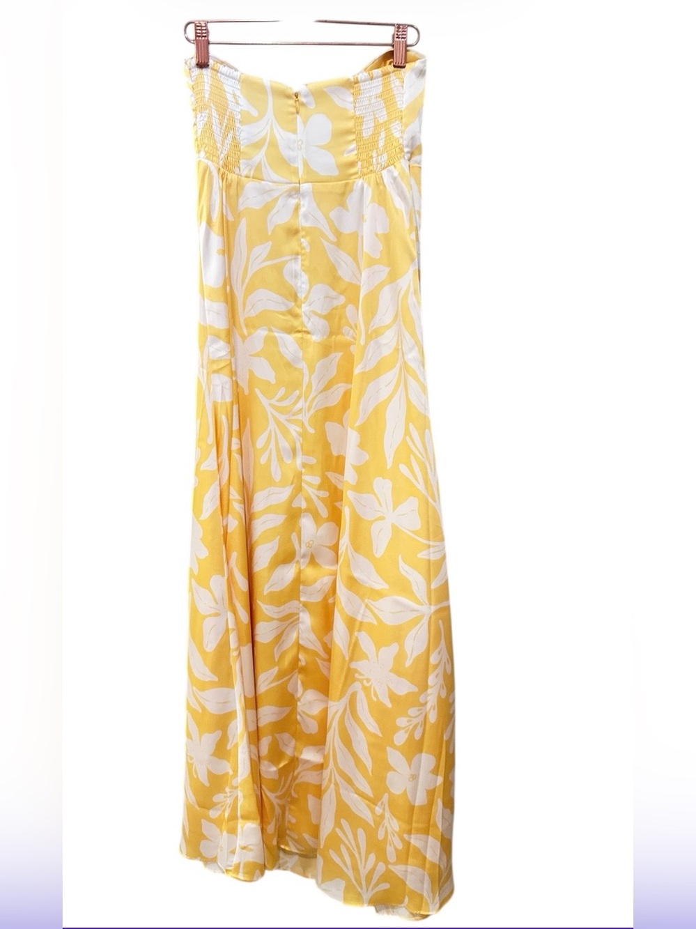 Abercrombie
Yellow & White Floral Strapless Maxi Dress - Picture 2 of 12